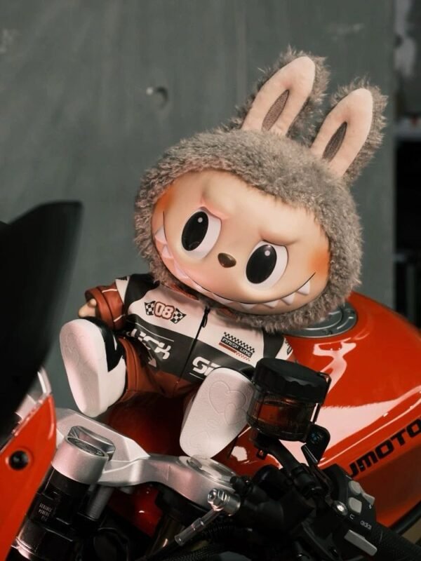 🏁 POP MART Labubu – Red & Black Racing Suit Set (38cm Edition)